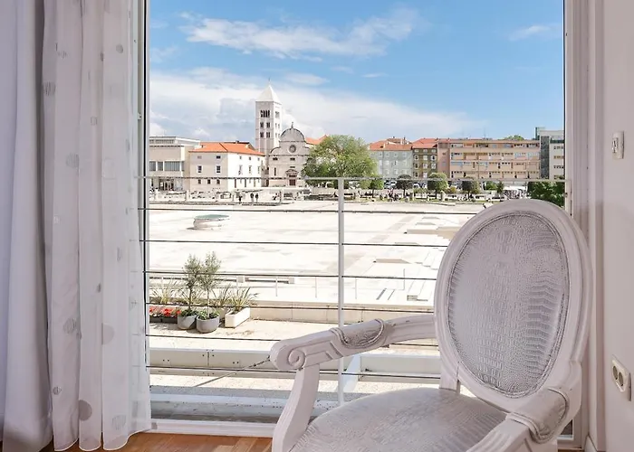 Tinel Superior Affittacamere Zara