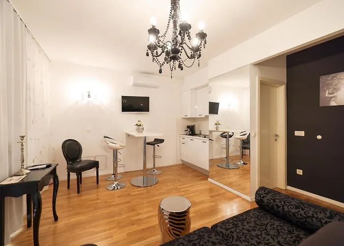 Affittacamere Tinel Superior 4*