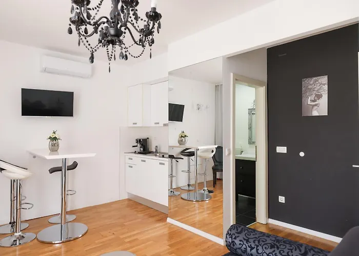 Tinel Superior Affittacamere Zara